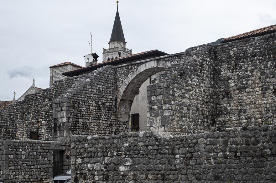 Die mittelalterlichen Stadtmauern von Venzone